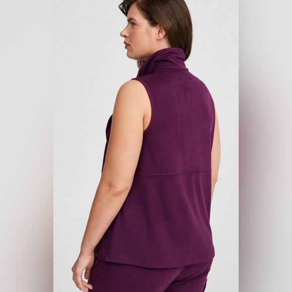 Torrid Happy Camper Microfleece Vest NWT - Picture 2 of 5